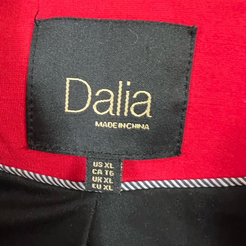 Red jacket - Picture 2 of 2